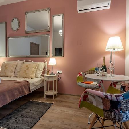 Old City Romantic Studios 4 With Free Private Parking Pula Ngoại thất bức ảnh