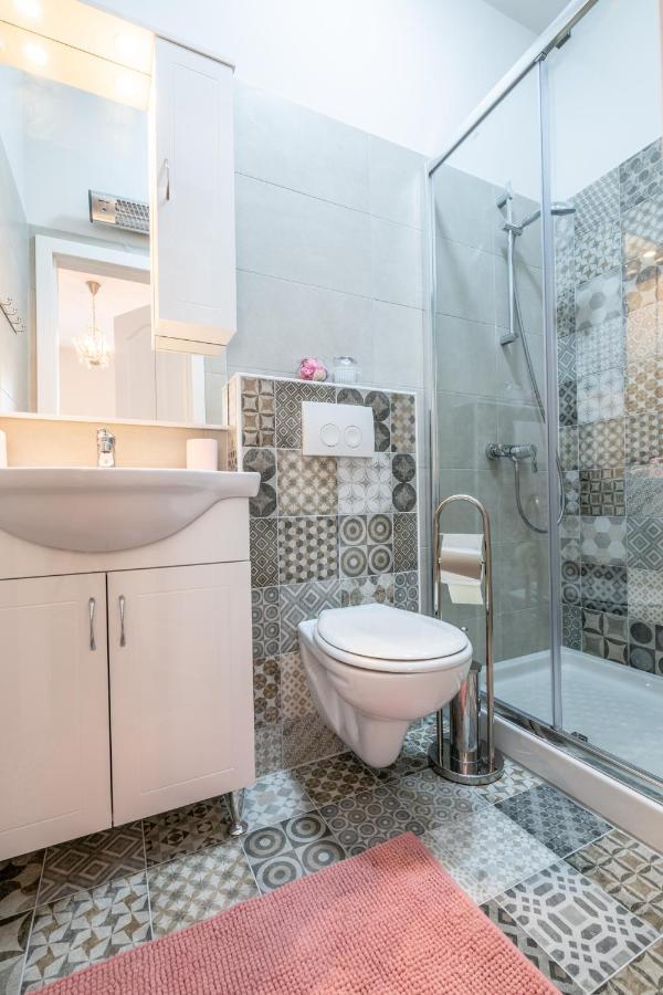 Old City Romantic Studios 4 With Free Private Parking Pula Ngoại thất bức ảnh