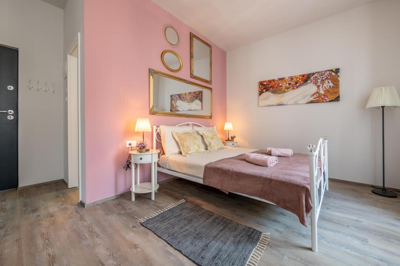 Old City Romantic Studios 4 With Free Private Parking Pula Ngoại thất bức ảnh