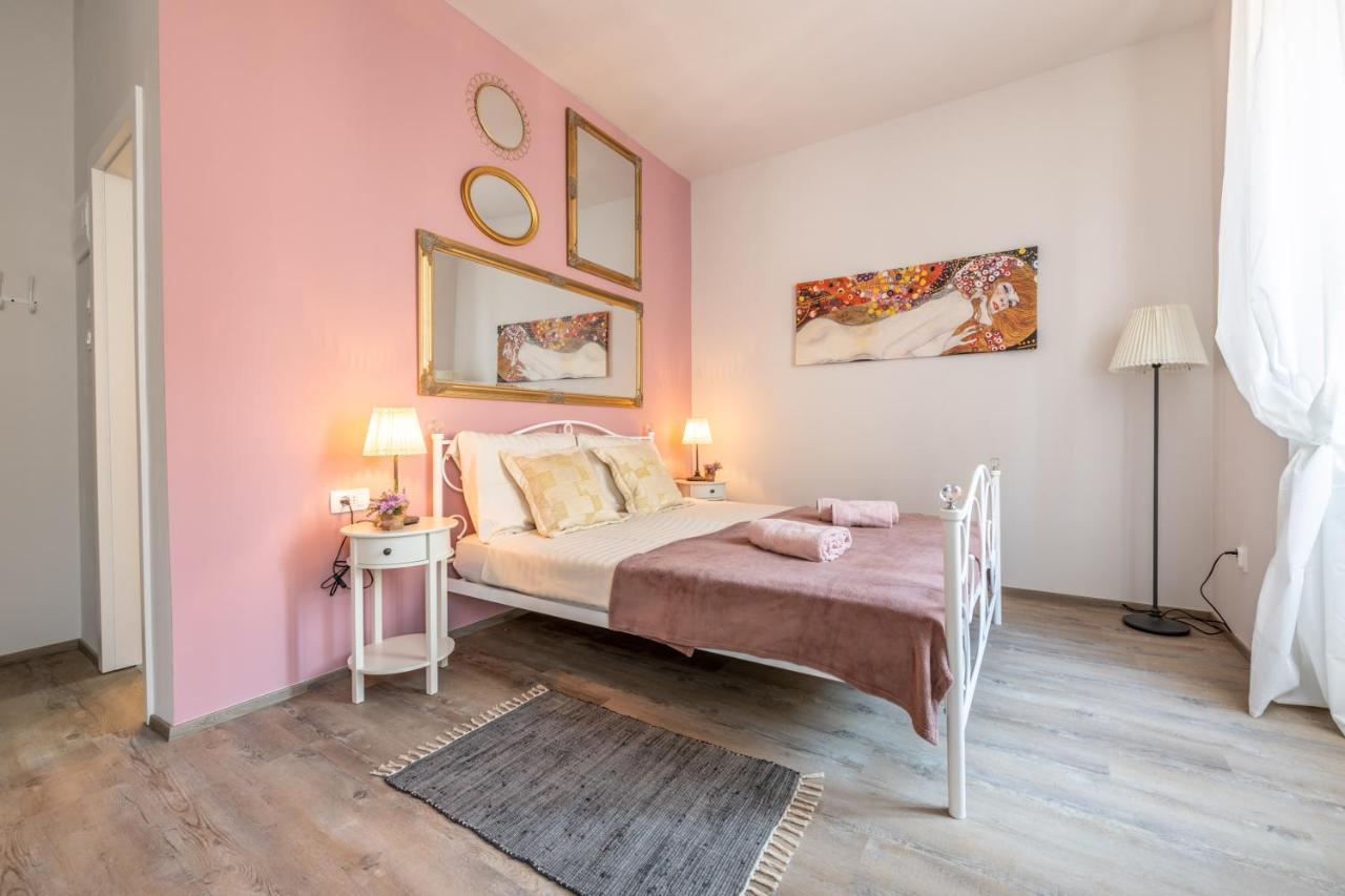 Old City Romantic Studios 4 With Free Private Parking Pula Ngoại thất bức ảnh