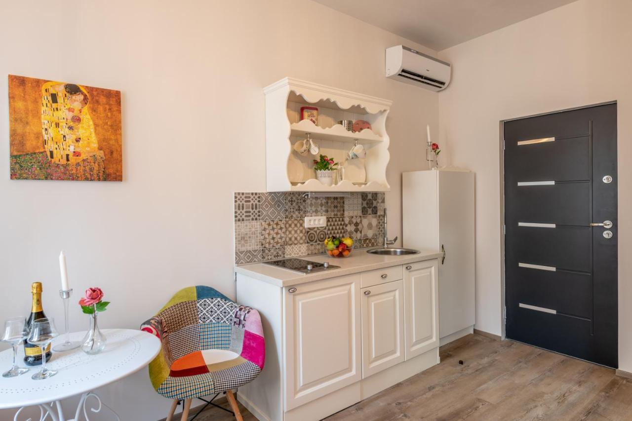 Old City Romantic Studios 4 With Free Private Parking Pula Ngoại thất bức ảnh